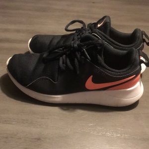 Girls Black Nike Sneakers, great condition! SZ 1